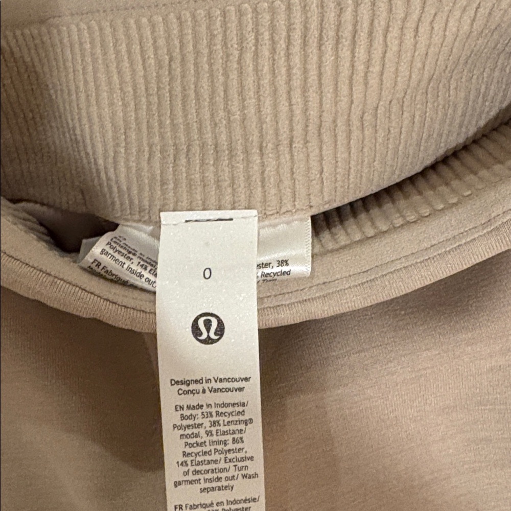 Lululemon size 0 softstreme material skirt, mid length - Picture 5 of 5